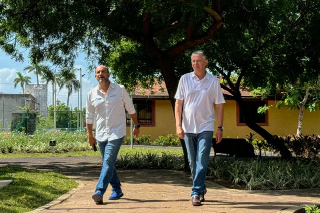 *Supervisa Chucho Nader Modernización del Parque Águila*